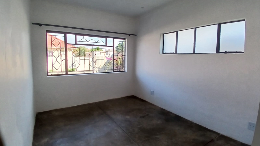 To Let 1 Bedroom Property for Rent in Clamhall Western Cape
